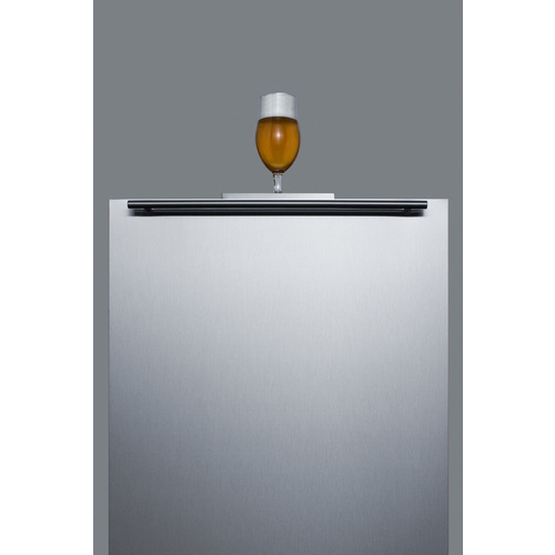 SBC58BLBIADANK Kegerator Detail