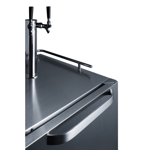SBC695OSWKDTWIN Kegerator Detail