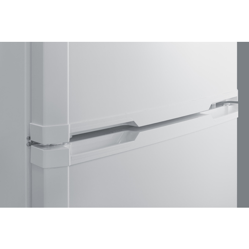 BKRF14WLHD Refrigerator Freezer Detail