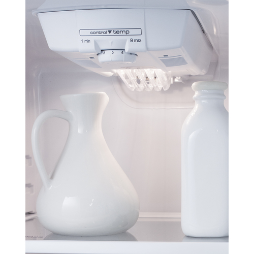 BKRF14W Refrigerator Freezer Detail