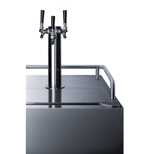 SBC683OSTRIPLE Kegerator Detail