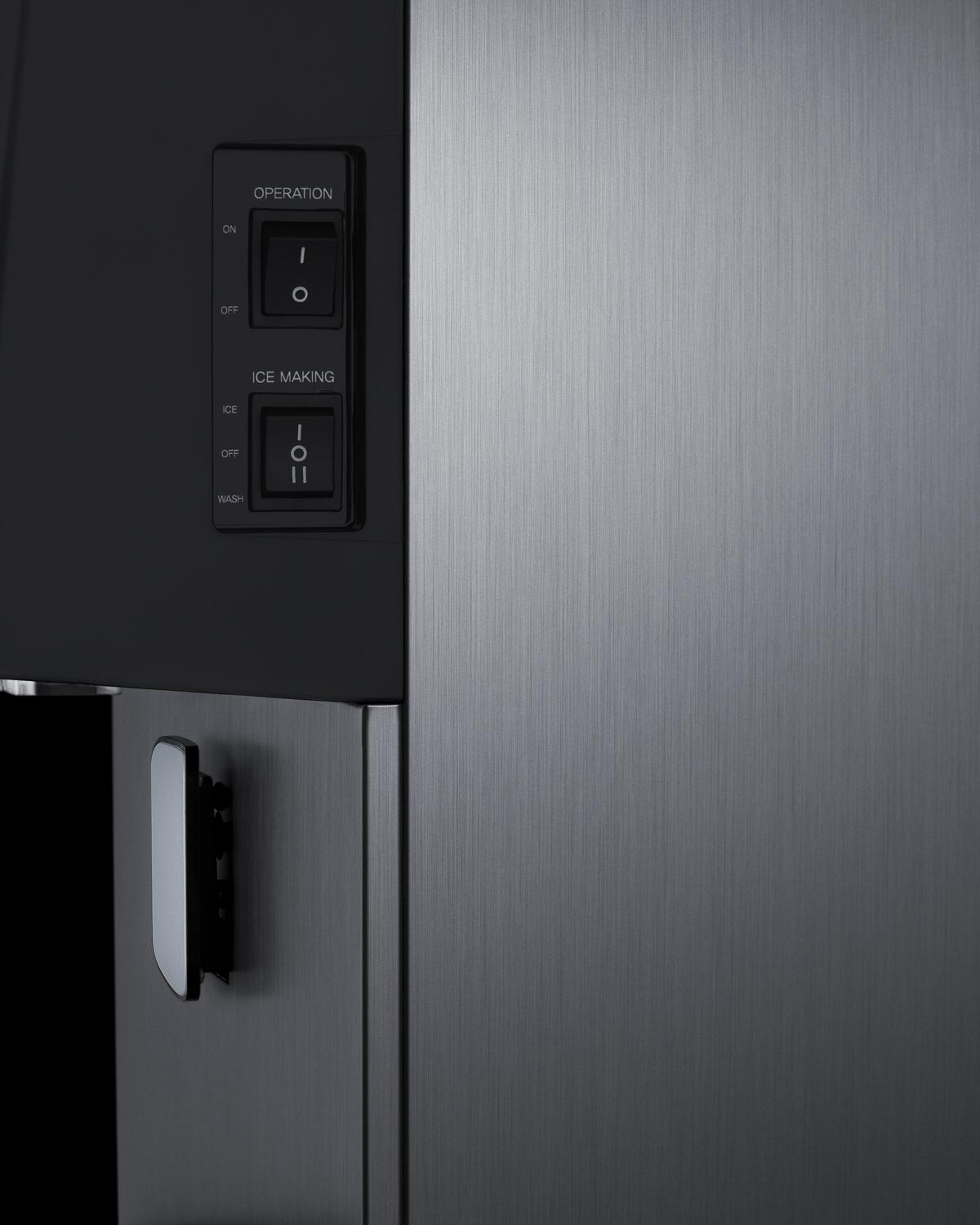 Summit 14" Ice Maker AIWD160 | Fridge.com