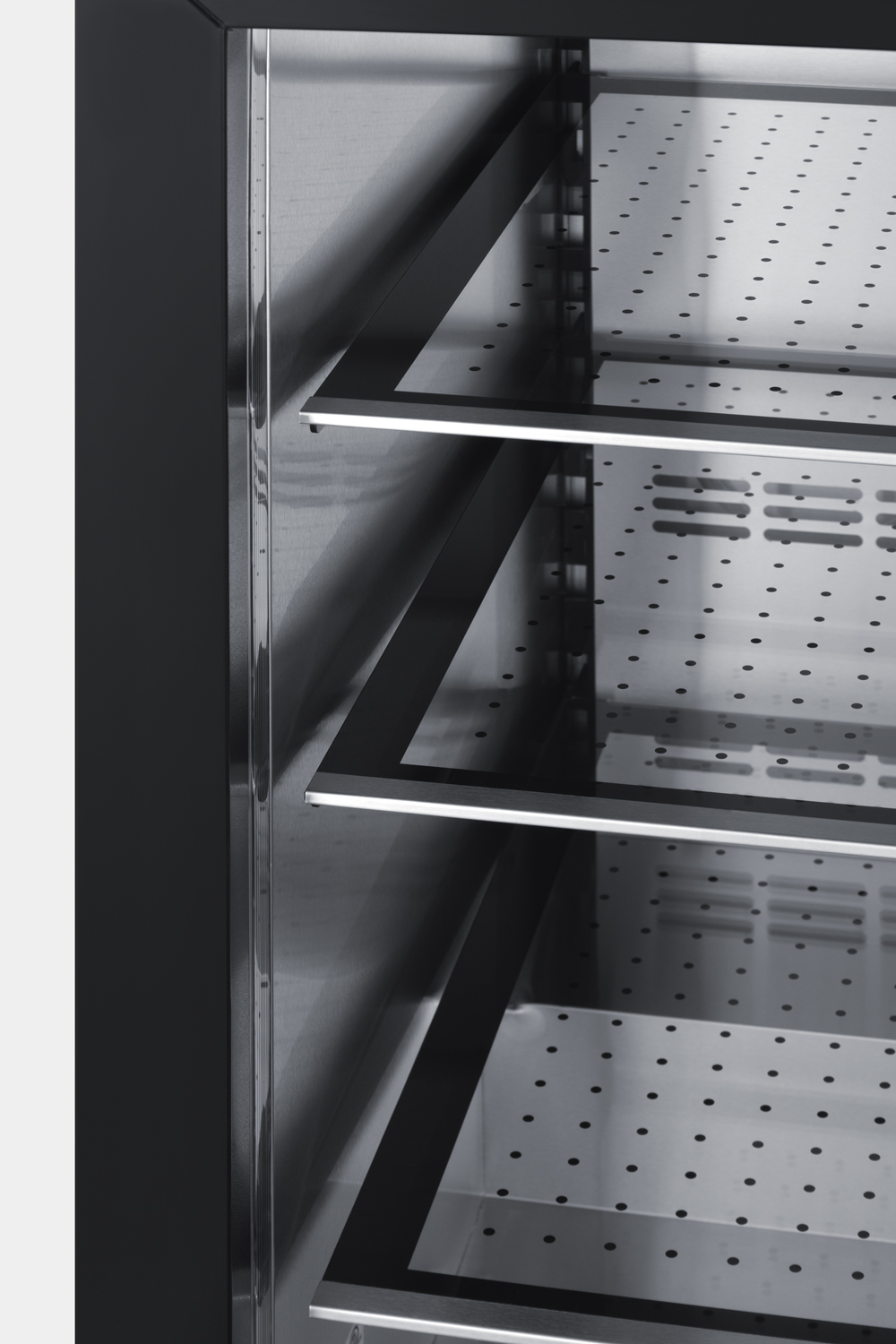 Summit 15" Built In Undercounter Beverage Center SDHG1533LHD | Fridge.com