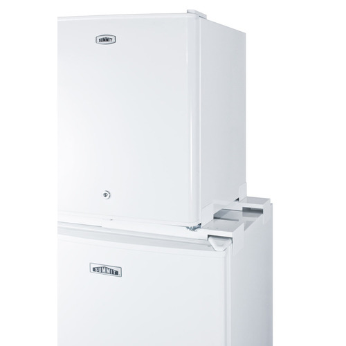 FFAR10-FS22LSTACKMED Refrigerator Freezer Detail
