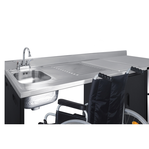 CK72ADALBFNCK Kitchenette Detail