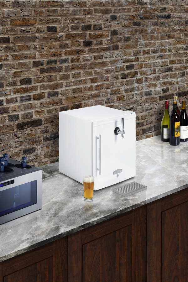 FFAR25L7FRTP | Summit® Appliance