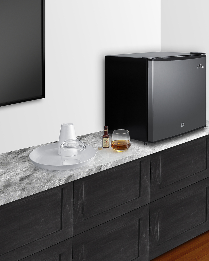 MB42SS | Summit® Appliance